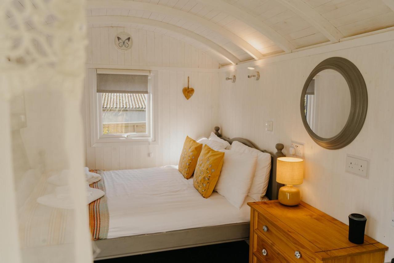 Othery Little England Retreats - Cottage, Yurt And Shepherd Huts מראה חיצוני תמונה