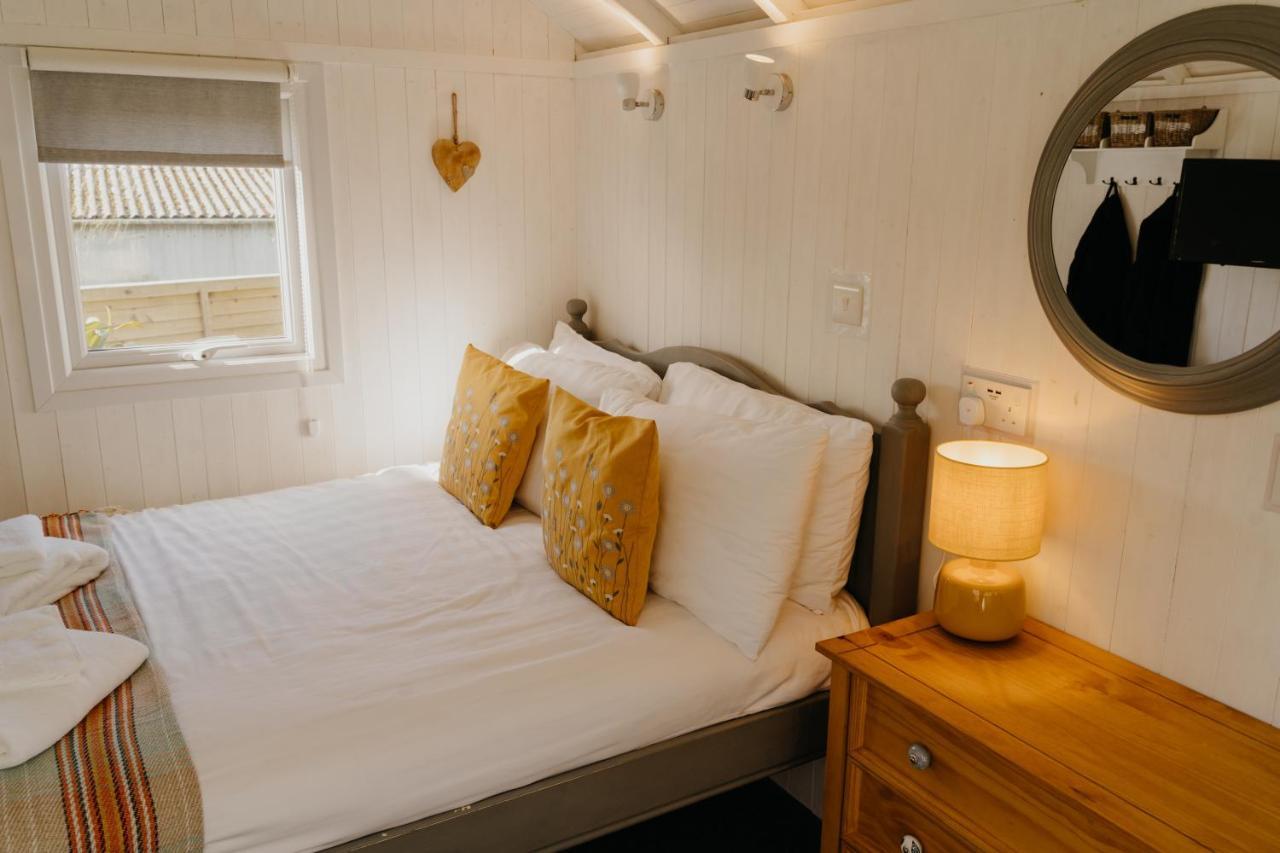 Othery Little England Retreats - Cottage, Yurt And Shepherd Huts מראה חיצוני תמונה