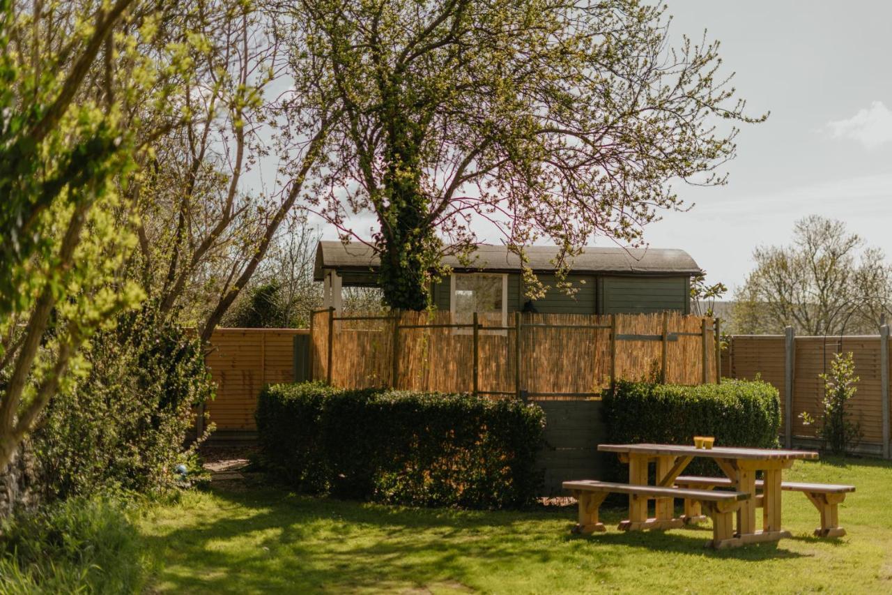 Othery Little England Retreats - Cottage, Yurt And Shepherd Huts מראה חיצוני תמונה