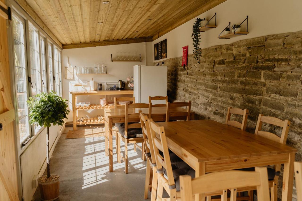 Othery Little England Retreats - Cottage, Yurt And Shepherd Huts מראה חיצוני תמונה