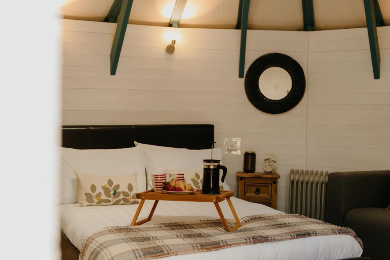 Othery Little England Retreats - Cottage, Yurt And Shepherd Huts מראה חיצוני תמונה