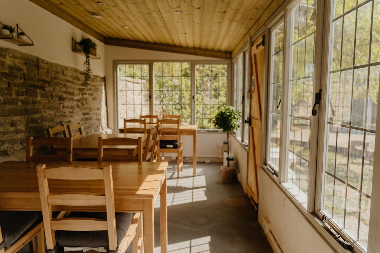 Othery Little England Retreats - Cottage, Yurt And Shepherd Huts מראה חיצוני תמונה