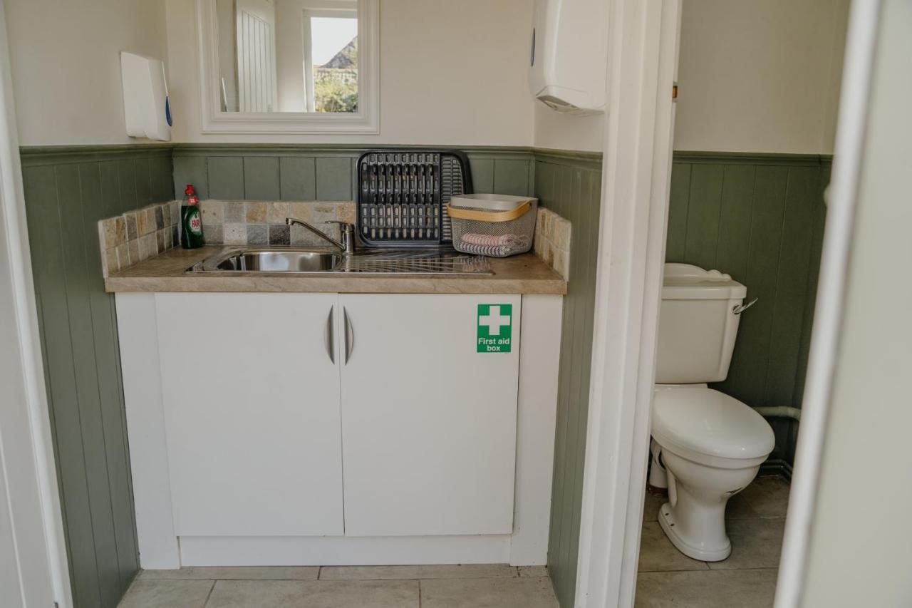 Othery Little England Retreats - Cottage, Yurt And Shepherd Huts מראה חיצוני תמונה
