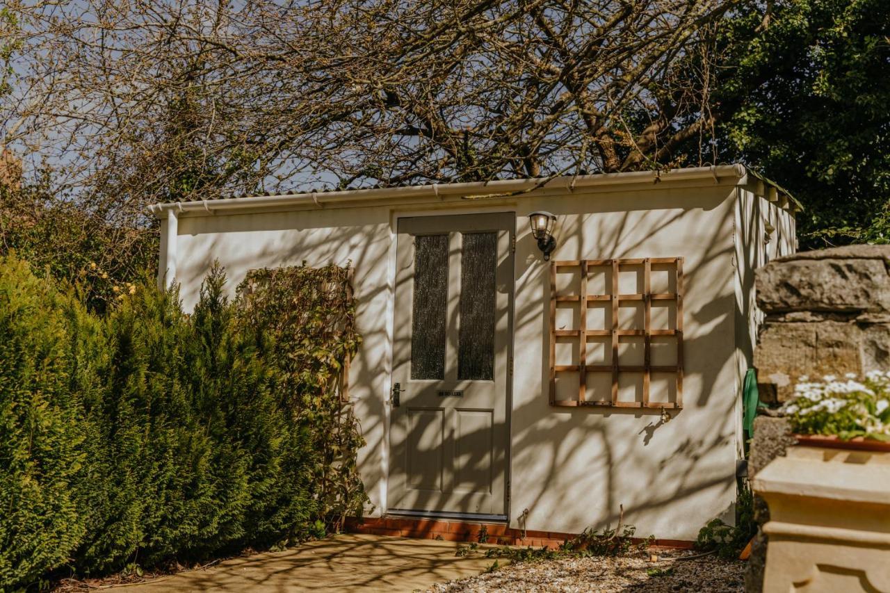 Othery Little England Retreats - Cottage, Yurt And Shepherd Huts מראה חיצוני תמונה